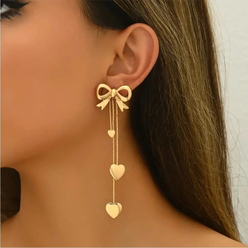 Elegant Gold Bow and Heart Drop Earrings. Christmas Earrings 🎀